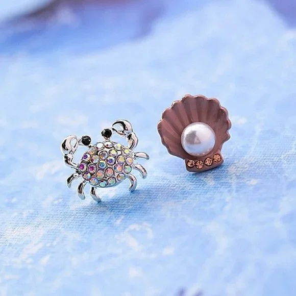 Crab & Pearl Clam Shell Asymmetrical Rhinestone Stud Earrings - Picture 1 of 7